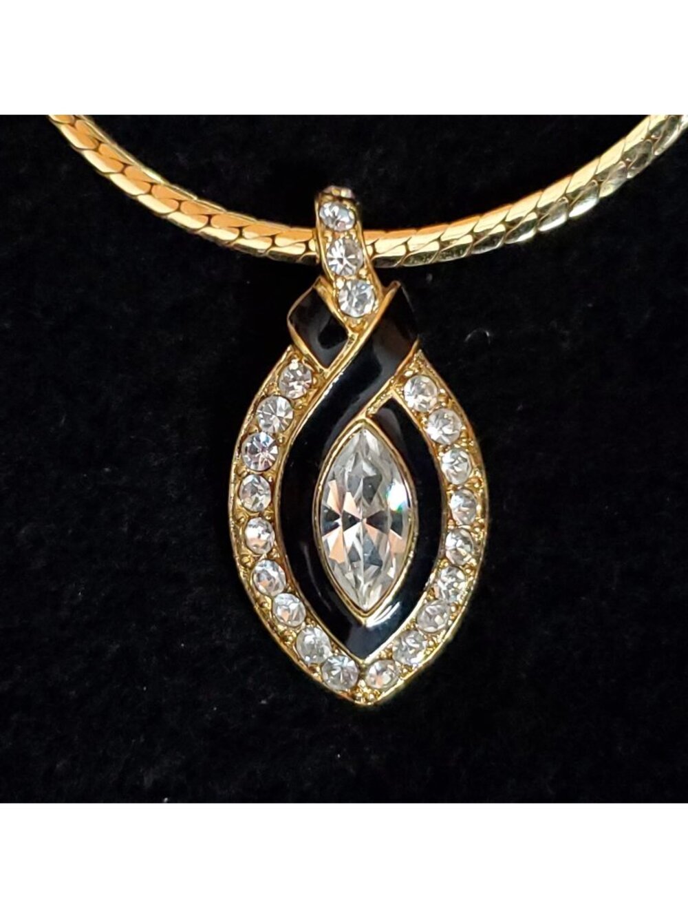 Vintage Trifari Pendant Necklace Rhinestone Enamel Gold Tone 16"